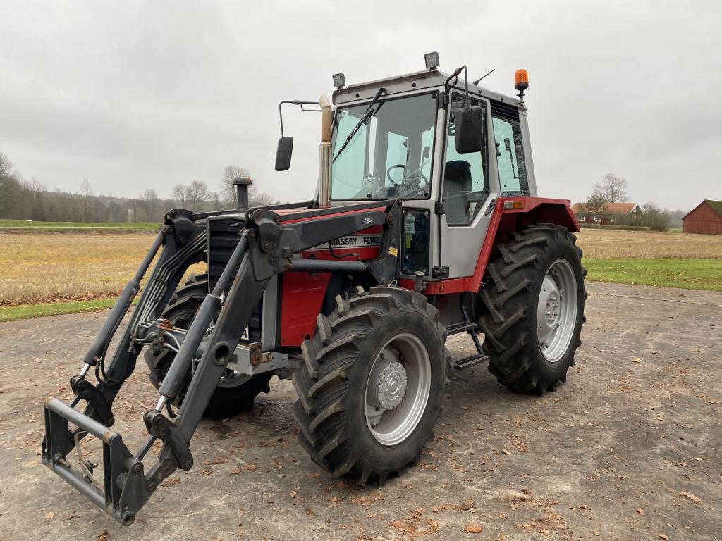 Blinto Traktor 4x4 4x4 Massey Ferguson Traktor Blinto Traktor 4x4 4x4 Massey Ferguson Traktor